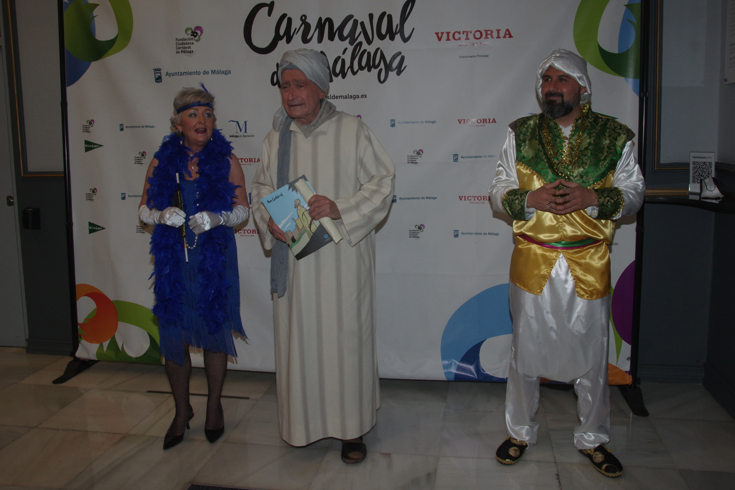 Vestimos al Alcalde en el Carnaval de Málaga